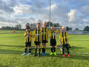 ⚽️ De ministars van VVH hebben hun eerste stappen op het voetbalveld gezet! 💪