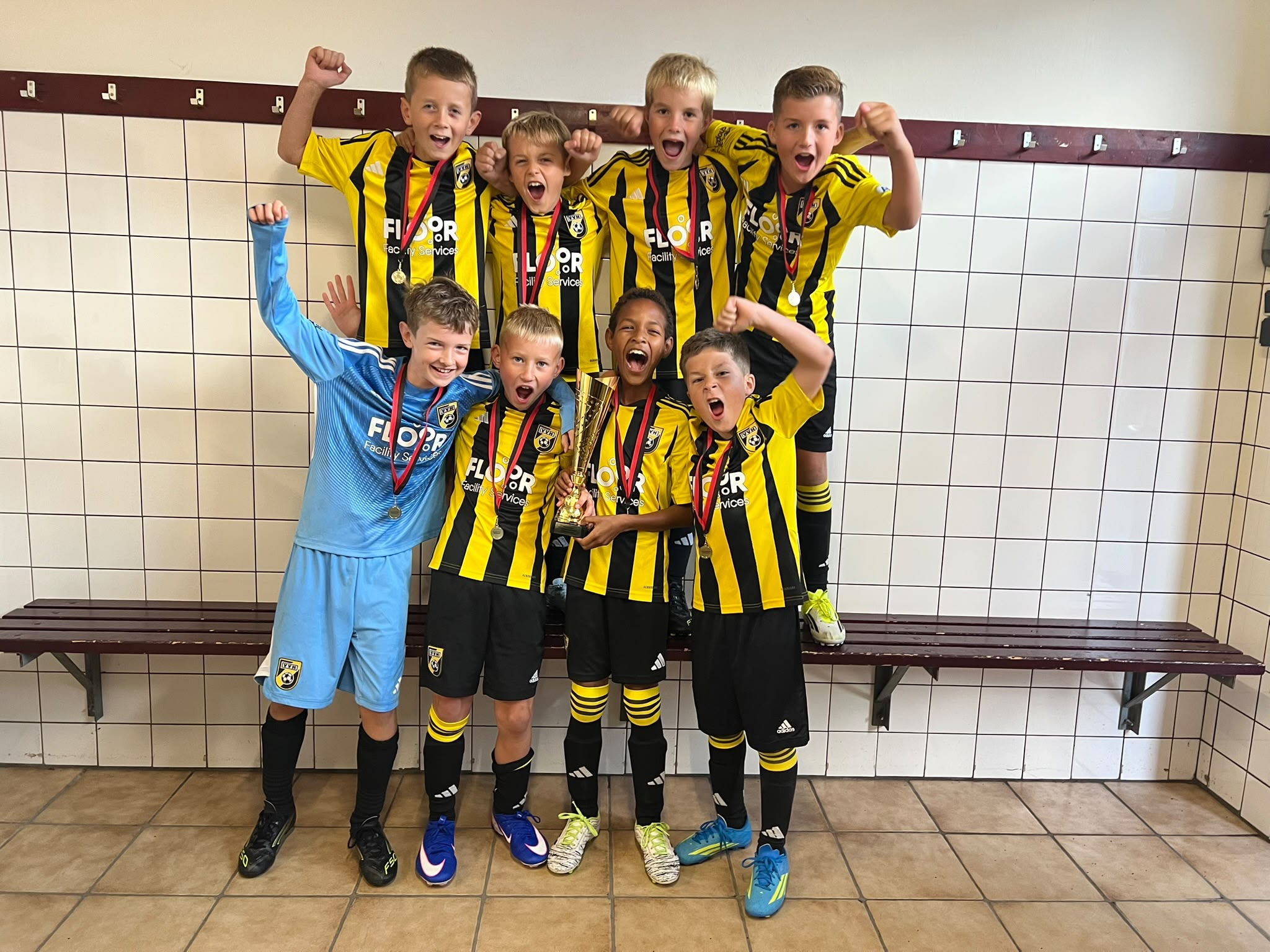 🏆O10-1 PAKT DE TOERNOOIZEGE! ⚽️