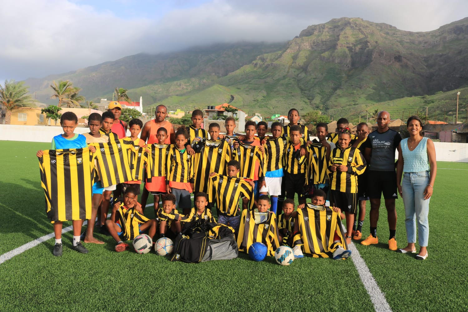 Inzamelactie voor voetbalschool Kaapverdië groot succes!  