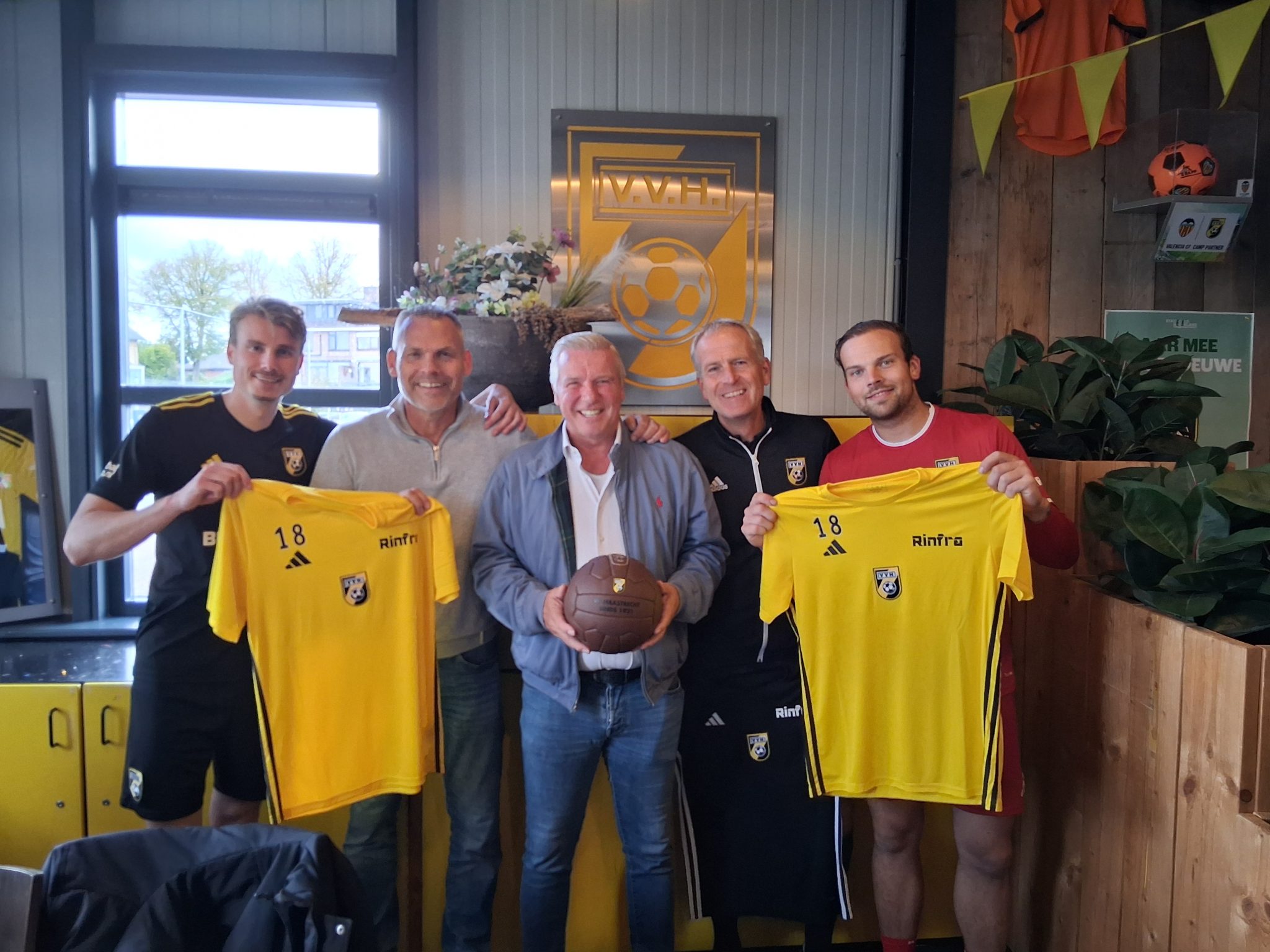 Nieuwe trainingstenues voor de selectie van VV Haastrecht!